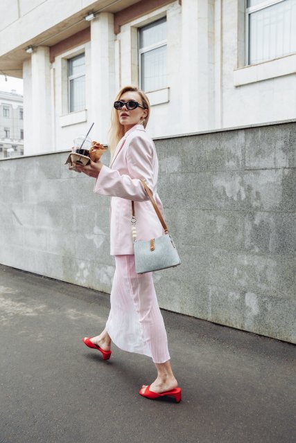 Молочный кросс-боди At you. Вид 2.