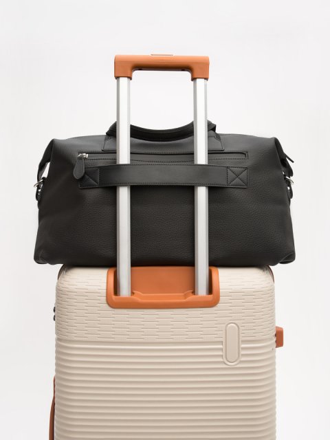 Розовая дорожная сумка David Jones. Вид 7.