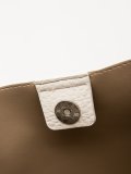 Молочный кросс-боди Royal cuir. Вид 6 миниатюра.